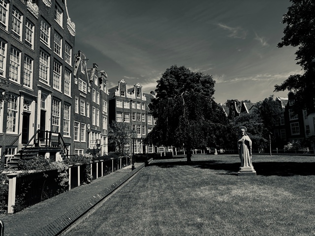 Amsterdam Begijnhof 4